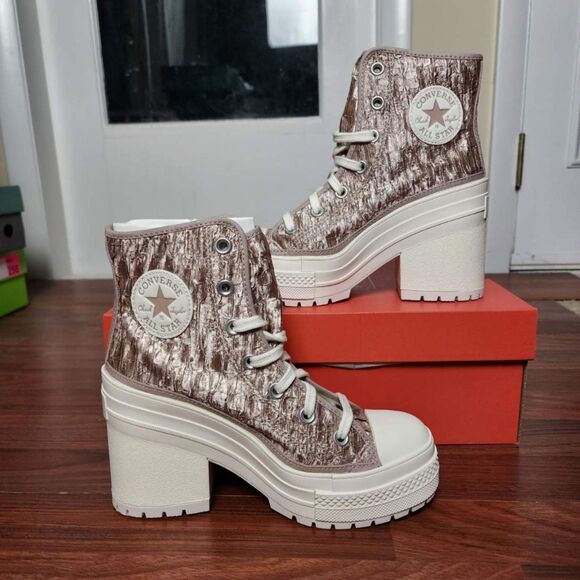 Converse Chuck Taylor Lug Sole Heeled Platform Boot 6.5 NIB - Picture 4 of 9